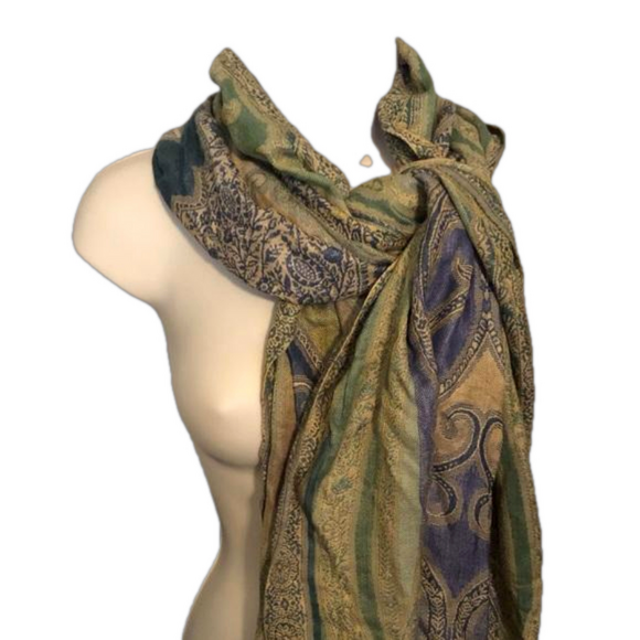 Accessories - Large scarf or wrap, beautiful print